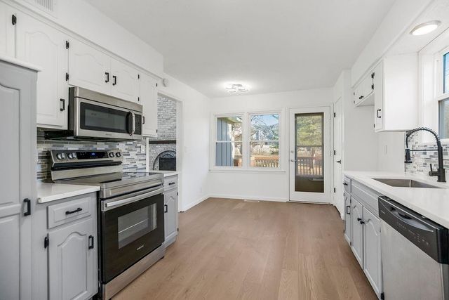 3909 SW HIDDEN COVE Drive, Lee's Summit, MO 64082