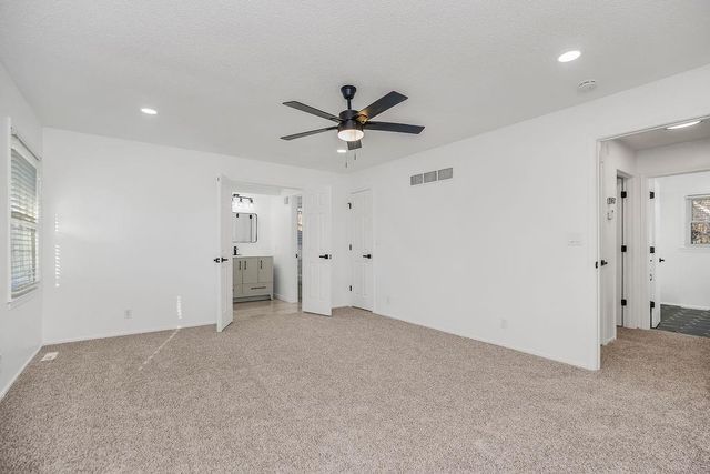 3909 SW HIDDEN COVE Drive, Lee's Summit, MO 64082