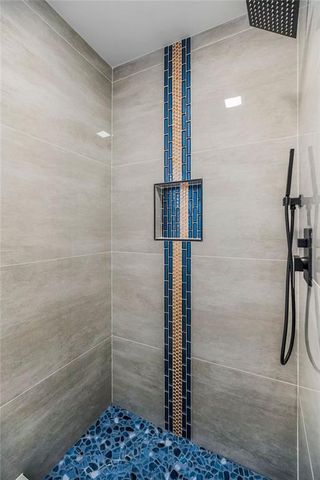 3909 SW HIDDEN COVE Drive, Lee's Summit, MO 64082