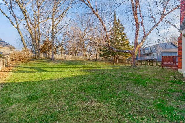 3909 SW HIDDEN COVE Drive, Lee's Summit, MO 64082