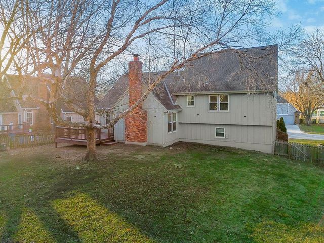 3909 SW HIDDEN COVE Drive, Lee's Summit, MO 64082