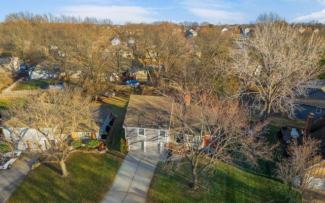 3909 SW HIDDEN COVE Drive, Lee's Summit, MO 64082