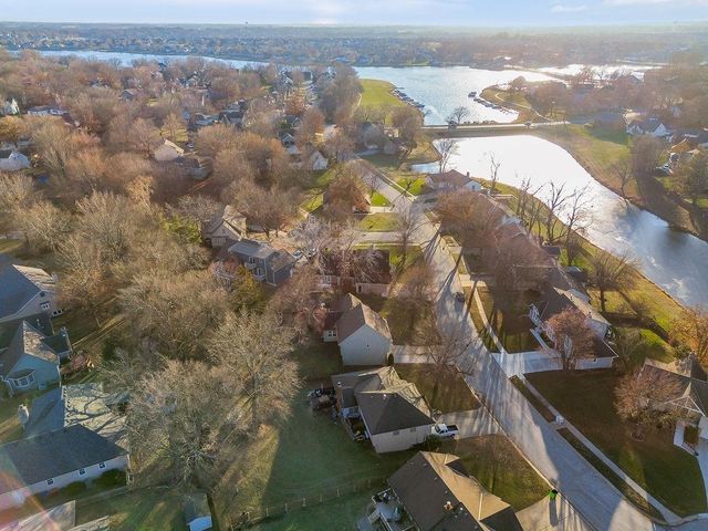 3909 SW HIDDEN COVE Drive, Lee's Summit, MO 64082