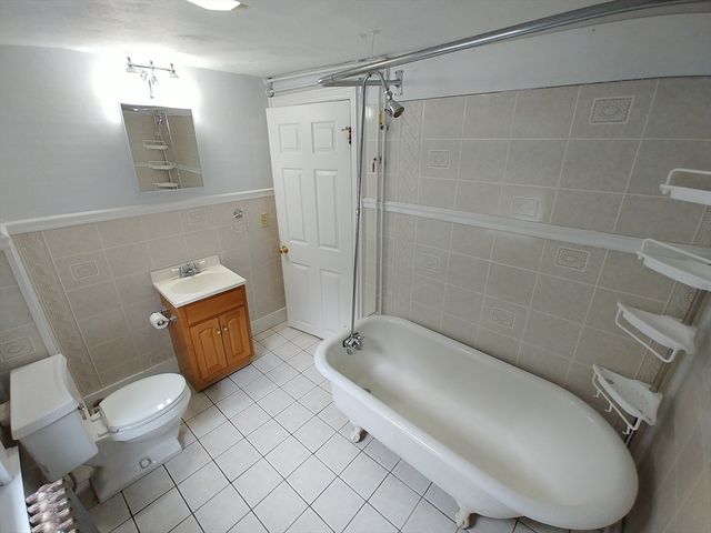 77 Hudson St 2, Marlborough, MA 01752