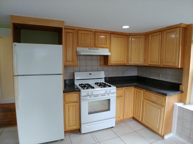 77 Hudson St 2, Marlborough, MA 01752