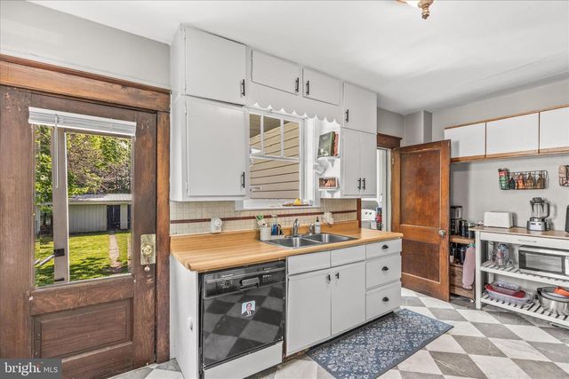 207 N STRATTON ST, Gettysburg, PA 17325