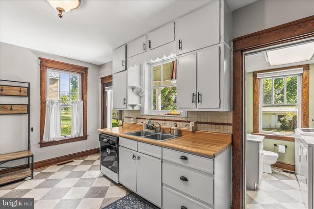 207 N STRATTON ST, Gettysburg, PA 17325