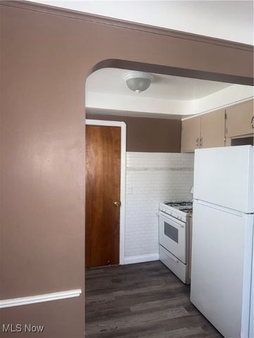 7423 Woodhaven Avenue, Brooklyn, OH 44144