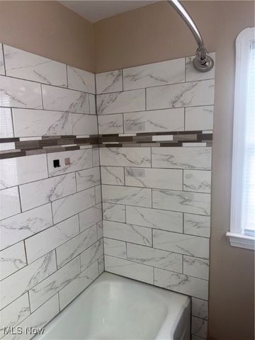 7423 Woodhaven Avenue, Brooklyn, OH 44144