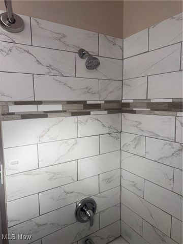 7423 Woodhaven Avenue, Brooklyn, OH 44144