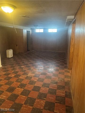 7423 Woodhaven Avenue, Brooklyn, OH 44144