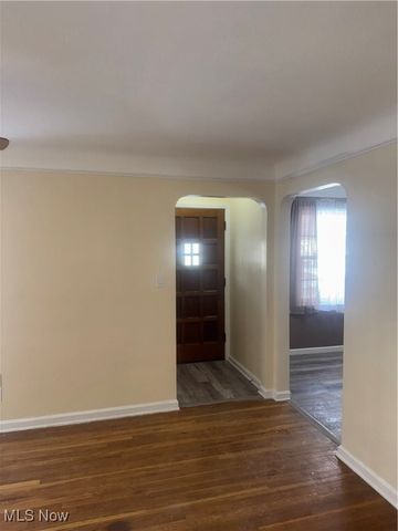 7423 Woodhaven Avenue, Brooklyn, OH 44144