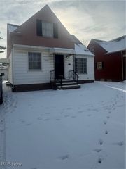 7423 Woodhaven Avenue, Brooklyn, OH 44144