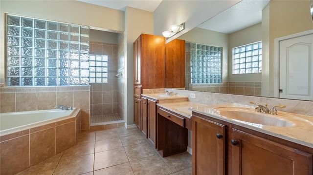 21046 COUNTY ROAD 33, Groveland, FL 34736