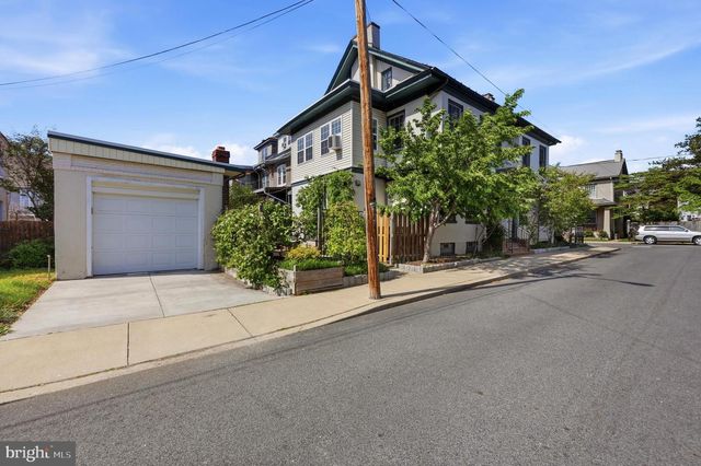 704 W 23RD, Wilmington, DE 19802