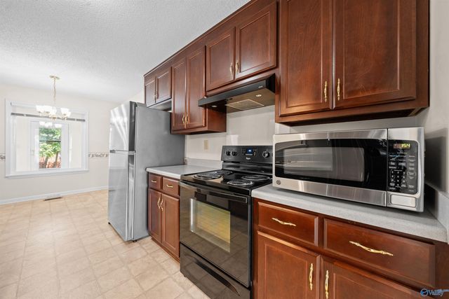 725 Mountain Gap Road SE, Huntsville, AL 35803