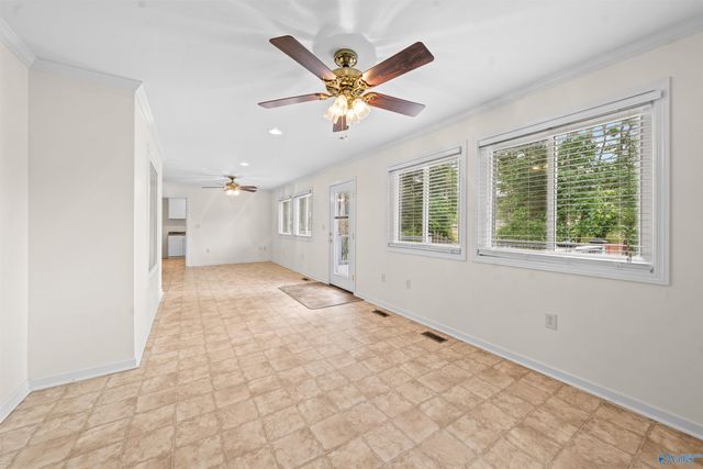 725 Mountain Gap Road SE, Huntsville, AL 35803