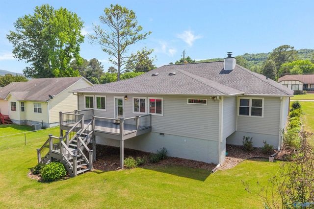 725 Mountain Gap Road SE, Huntsville, AL 35803