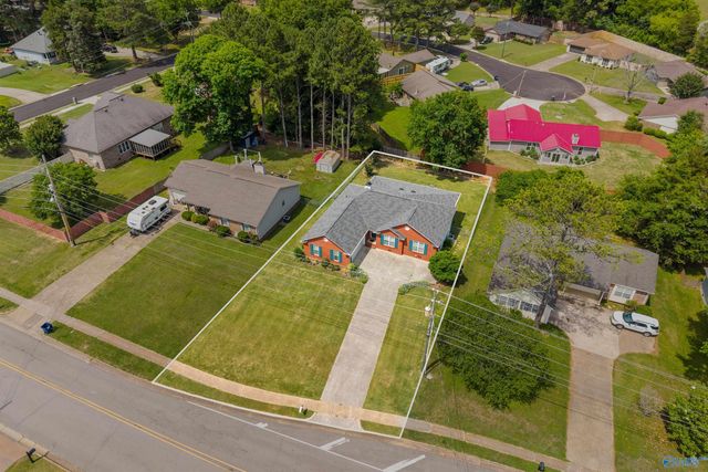 725 Mountain Gap Road SE, Huntsville, AL 35803