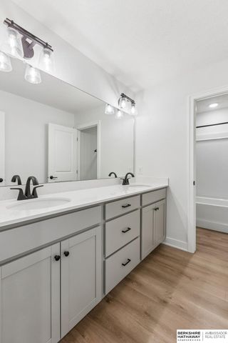 7813 N 116th Avenue, Omaha, NE 68142