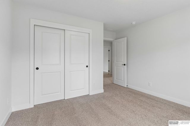 7813 N 116th Avenue, Omaha, NE 68142