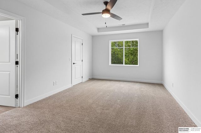 7813 N 116th Avenue, Omaha, NE 68142
