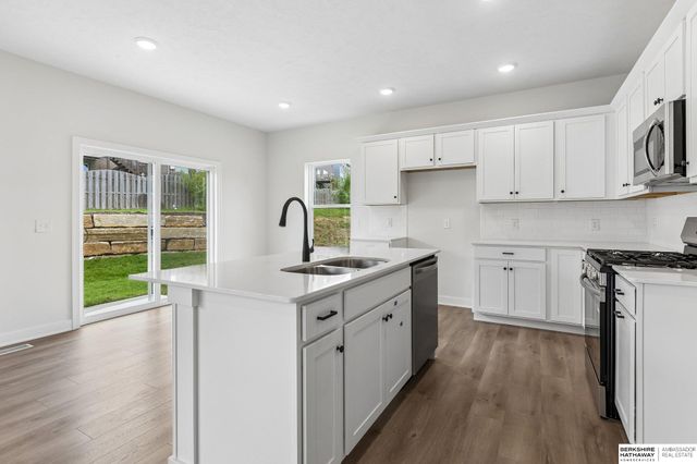 7813 N 116th Avenue, Omaha, NE 68142