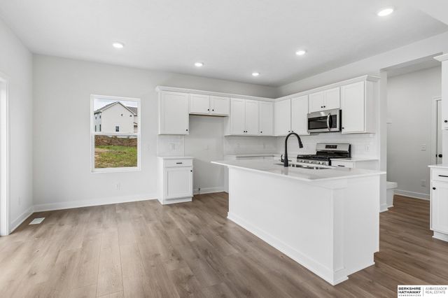 7813 N 116th Avenue, Omaha, NE 68142