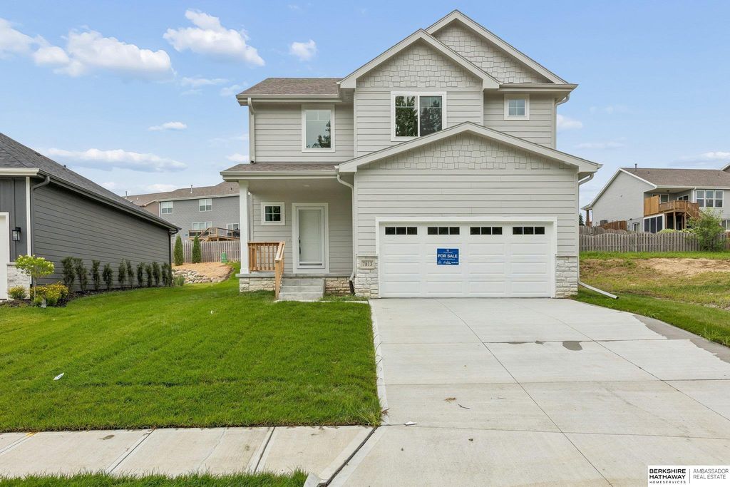 7813 N 116th Avenue, Omaha, NE 68142