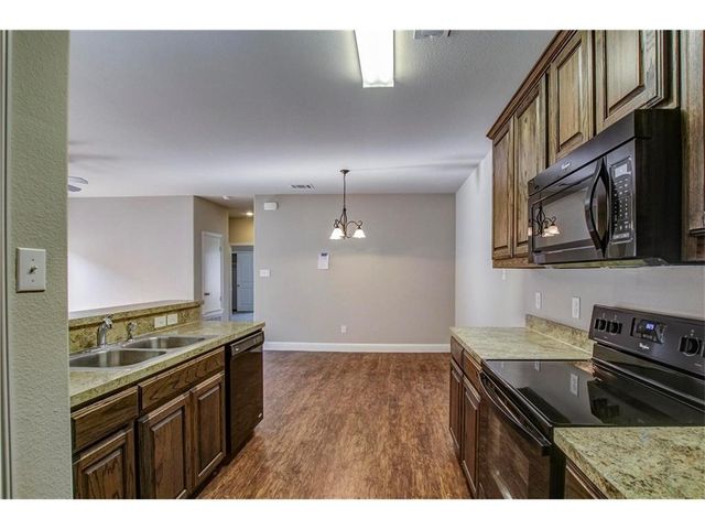 428 Canvas Court, Crowley, TX 76036