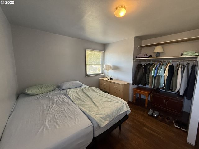 2975 COLORADO Ave, North Bend, OR 97459