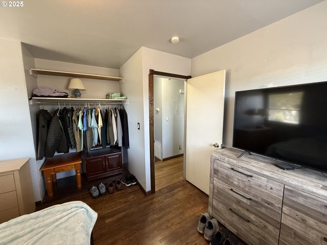 2975 COLORADO Ave, North Bend, OR 97459