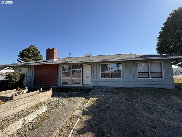 2975 COLORADO Ave, North Bend, OR 97459