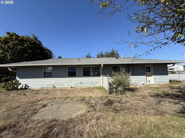 2975 COLORADO Ave, North Bend, OR 97459