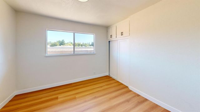 4298 N Holt Avenue, Fresno, CA 93705
