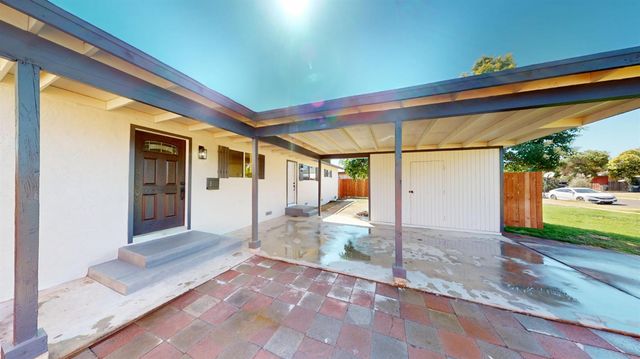 4298 N Holt Avenue, Fresno, CA 93705