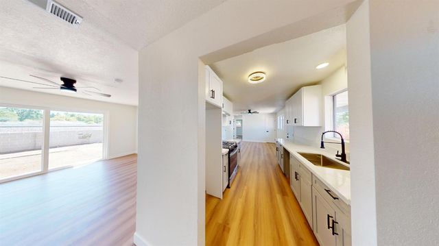 4298 N Holt Avenue, Fresno, CA 93705