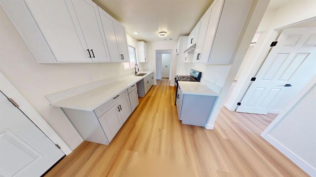 4298 N Holt Avenue, Fresno, CA 93705