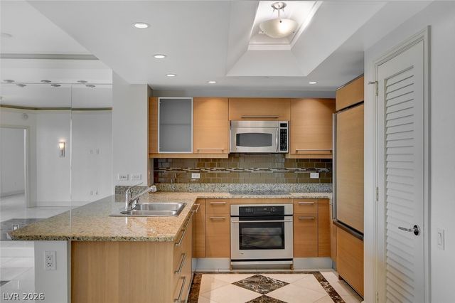 322 Karen Avenue 2705, Las Vegas, NV 89109