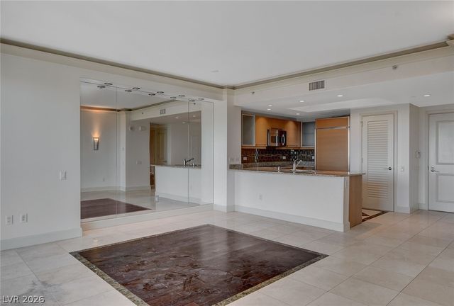 322 Karen Avenue 2705, Las Vegas, NV 89109