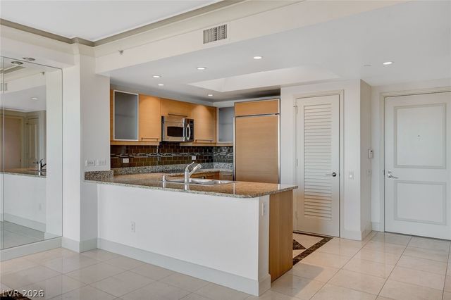 322 Karen Avenue 2705, Las Vegas, NV 89109