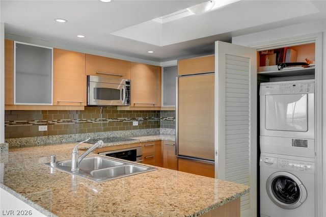 322 Karen Avenue 2705, Las Vegas, NV 89109