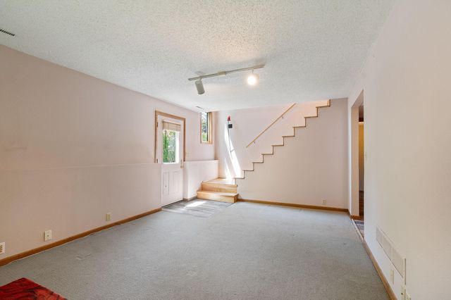 2006 11th Avenue NE, Austin, MN 55912