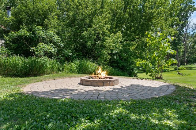 2006 11th Avenue NE, Austin, MN 55912