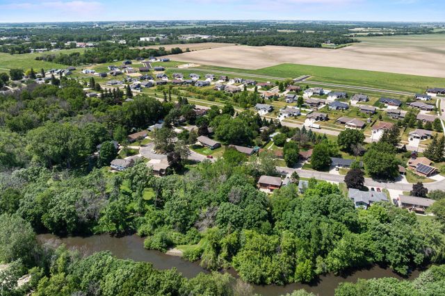 2006 11th Avenue NE, Austin, MN 55912