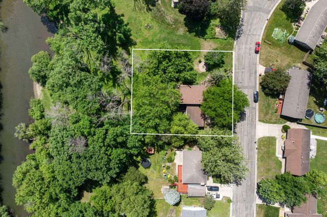 2006 11th Avenue NE, Austin, MN 55912
