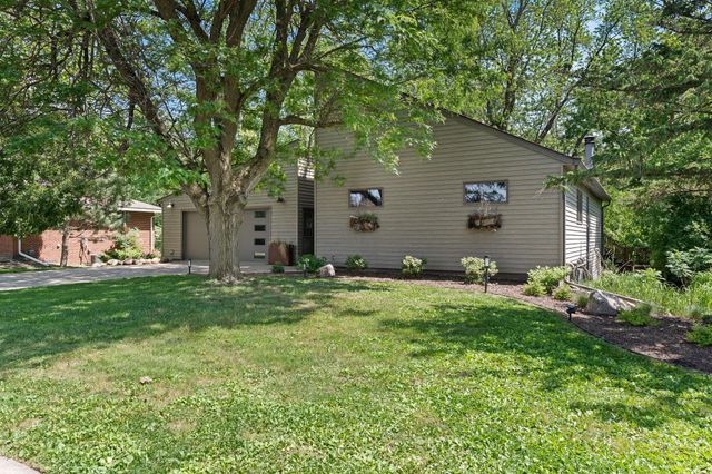 2006 11th Avenue NE, Austin, MN 55912