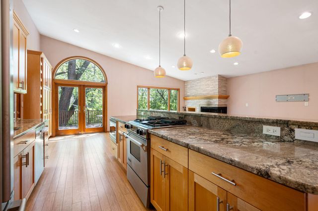 2006 11th Avenue NE, Austin, MN 55912