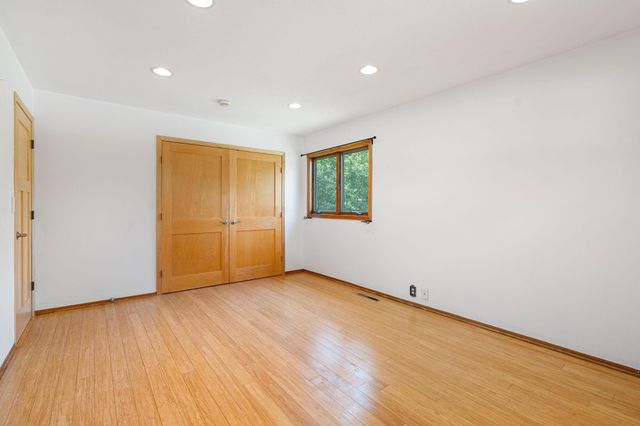 2006 11th Avenue NE, Austin, MN 55912