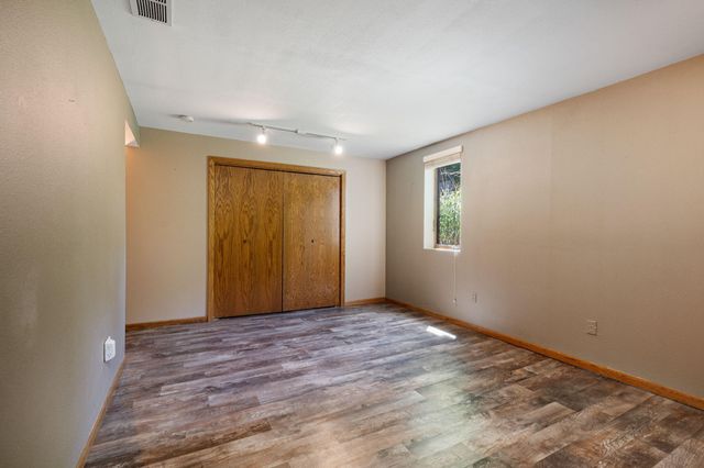 2006 11th Avenue NE, Austin, MN 55912